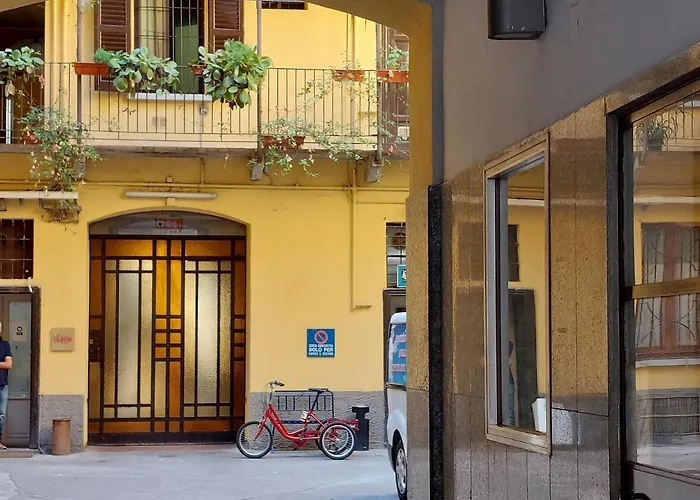 2 Via Fabio Mangone